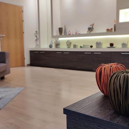 Isabella Modern Flat City Center Нікосія Екстер'єр фото